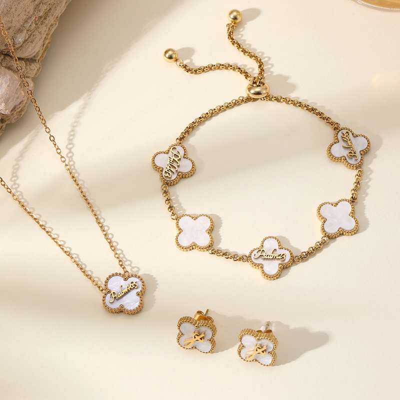 Bible Versed Clover Necklaces (Gold)