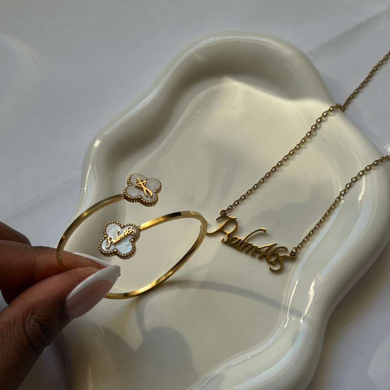 Bible Versed Clover Bangles (Gold)